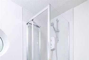 1 bed flat, Crown Station Place, Georgian Quarter, Liverpool, L73LA - Image 1
